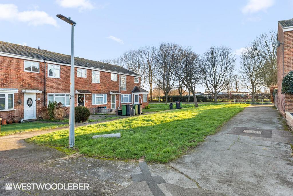 Woolmans Close 3.jpg