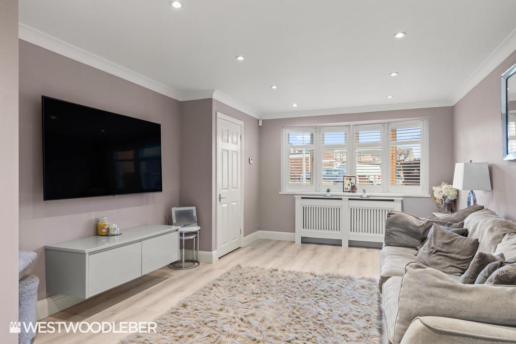 Woolmans Close 6.jpg