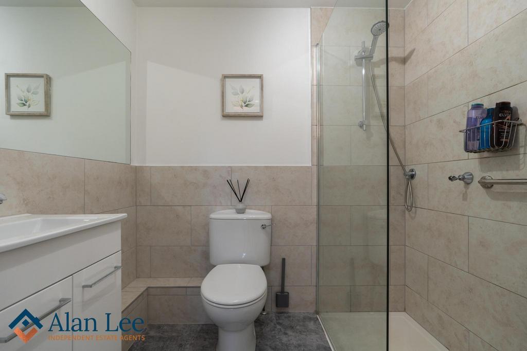Family Shower Room
