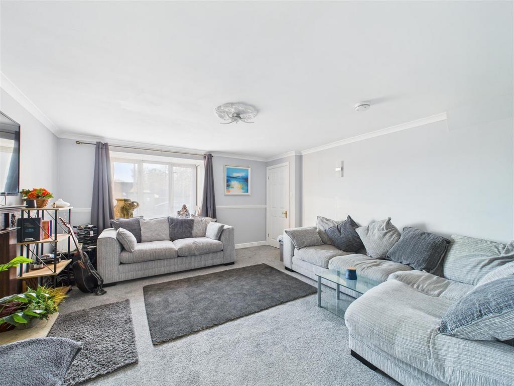 CAM03303 G0-PR0264-STILL007.jpg