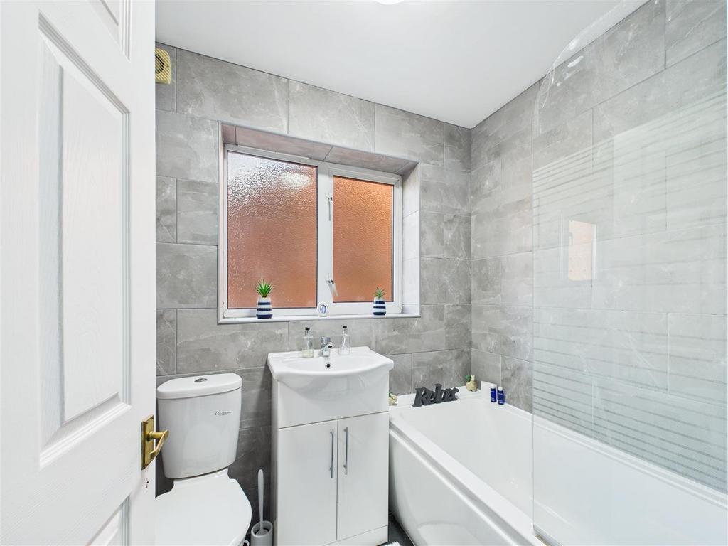 CAM03303 G0-PR0264-STILL023.jpg