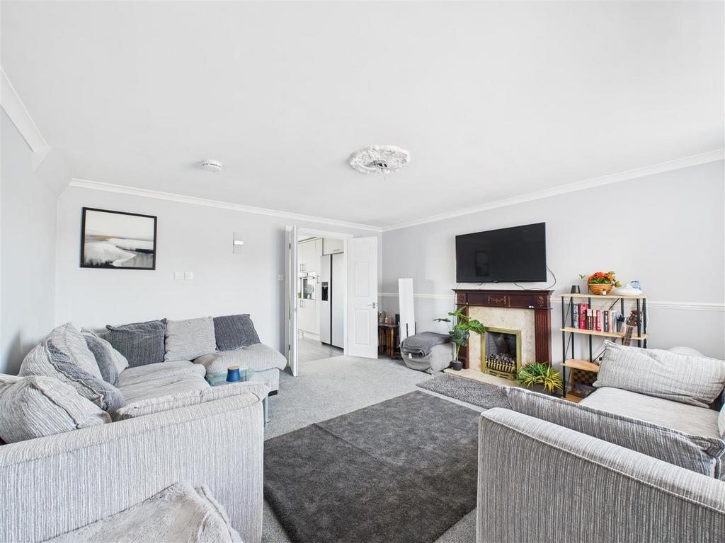 CAM03303 G0-PR0264-STILL008.jpg