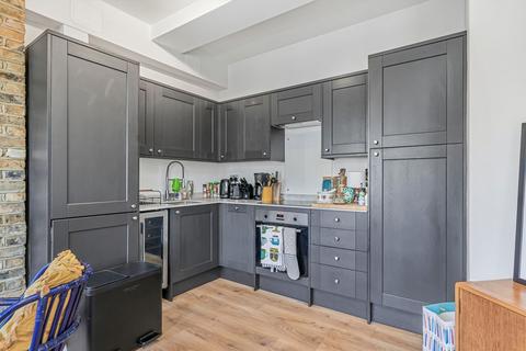 2 bedroom flat to rent, Brockley Road, London SE4