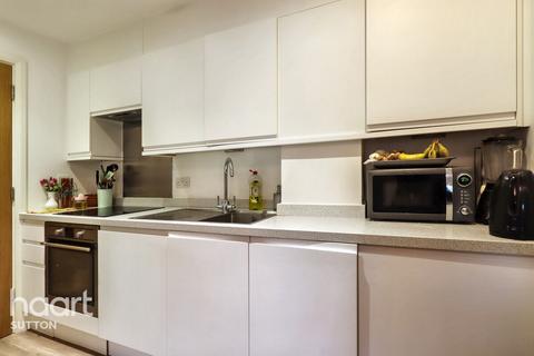 1 bedroom flat for sale, East Street, EPSOM