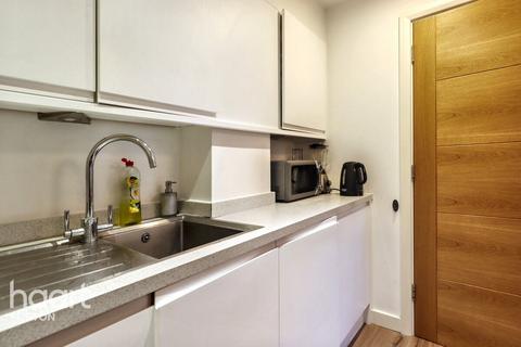 1 bedroom flat for sale, East Street, EPSOM