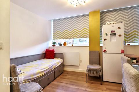 1 bedroom flat for sale, East Street, EPSOM
