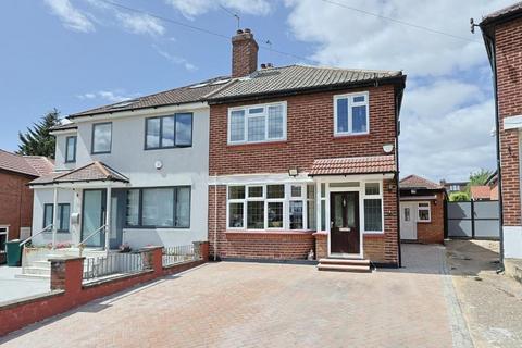 Langley Crescent, Edgware HA8