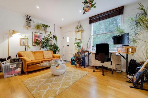 2 bedroom apartment to rent, Kingsland Road, London, E8