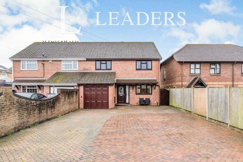 4 bedroom semi-detached house to rent, Hill Park Road, PO15