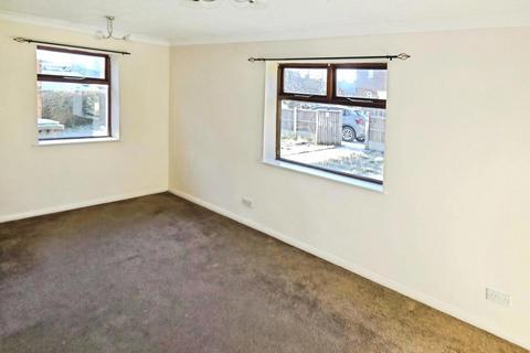 2 bedroom semi-detached house to rent, Taylor Crescent, Sutton-In-Ashfield, NG17