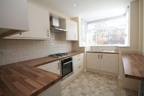 3 bedroom semi-detached house to rent, Worcester Road, Manchester M24