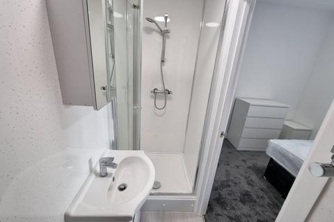 undefined, Ashburnham Road, Luton, Bedfordshire