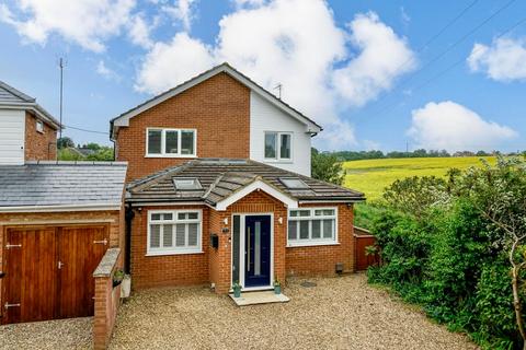 4 bedroom detached house for sale, Dunstable Road, Caddington, LU1