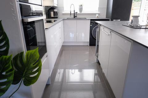 3 bedroom end of terrace house for sale, Magnolia Mews, Thornton FY5
