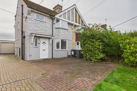 3 bedroom house to rent, Station Road, Henlow SG16