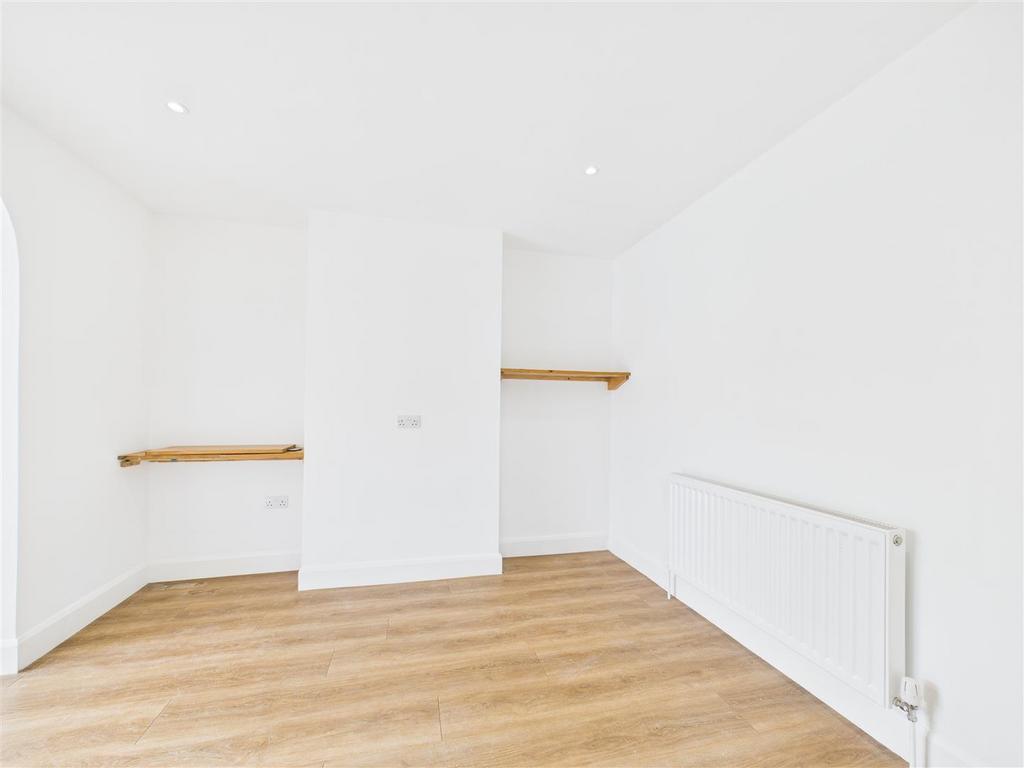 CAM04360 G0-PR0183-STILL007.jpg