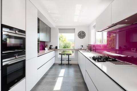 4 bedroom detached house to rent, Bennetts Road, Bath BA1