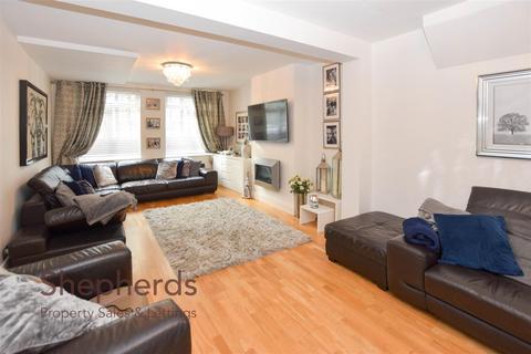 undefined, Beltona Gardens, Cheshunt EN8