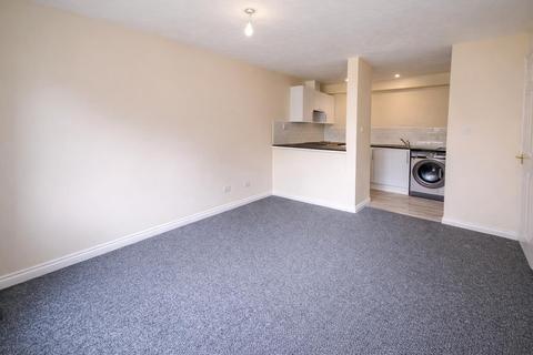 1 bedroom flat to rent, Upton Park, Slough SL1