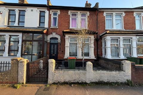 3 bedroom house to rent, Shakespeare Crescent, London