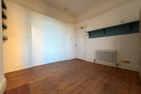 3 bedroom house to rent, Shakespeare Crescent, London