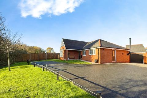 3 bedroom detached bungalow for sale, Barry Close, Kirby Muxloe, LE9