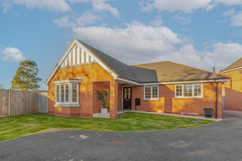 3 bedroom detached bungalow for sale, Barry Close, Kirby Muxloe, LE9