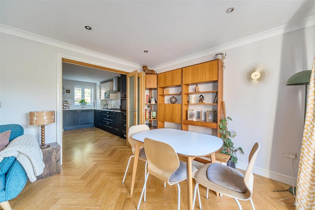 Sitting/Dining room