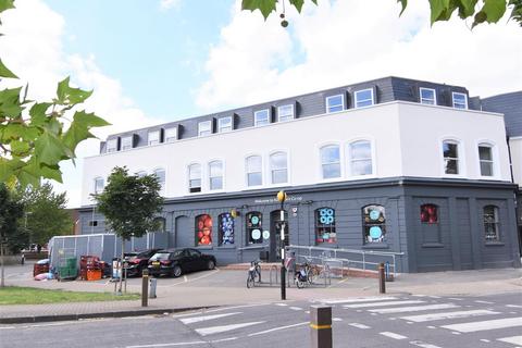 3 bedroom flat to rent, Kings Road, Kingston Upon Thames KT2