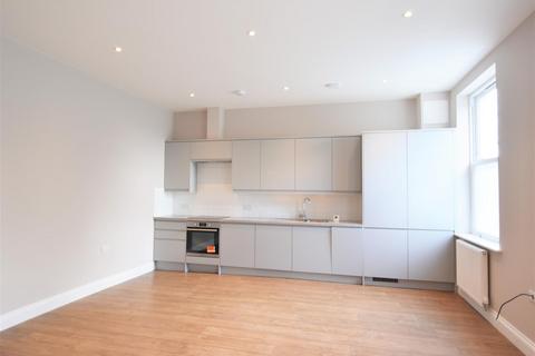 3 bedroom flat to rent, Kings Road, Kingston Upon Thames KT2