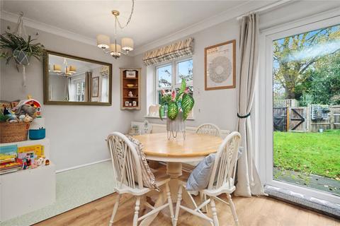 undefined, Watermead, Surrey GU21