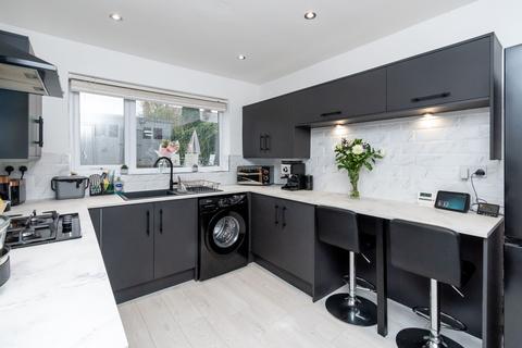 3 bedroom semi-detached house to rent, Dunriding Lane, St. Helens, WA10