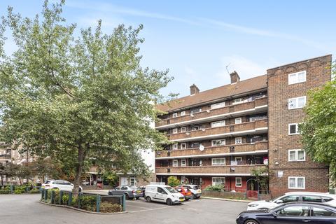 2 bedroom flat to rent, Dorset Road London SW8