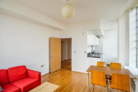 2 bedroom apartment to rent, Great West Road, Brentford