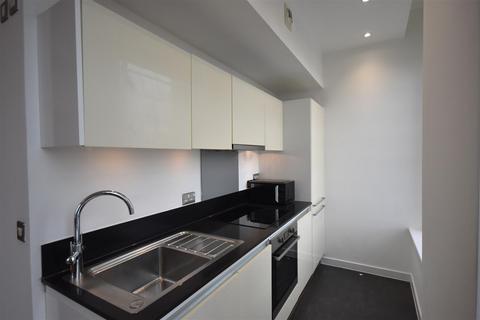2 bedroom apartment to rent, Great West Road, Brentford