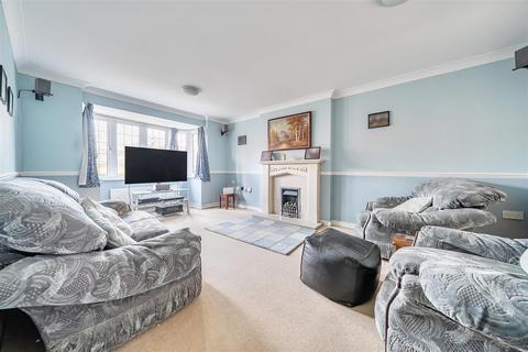 4 bedroom detached house for sale, Tewkesbury Road, Elstow, Bedford