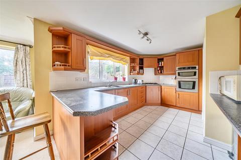 4 bedroom detached house for sale, Tewkesbury Road, Elstow, Bedford