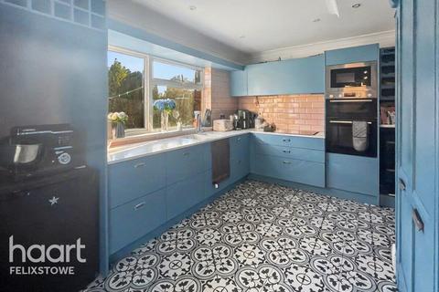 4 bedroom semi-detached house for sale, Quilter Road, Felixstowe