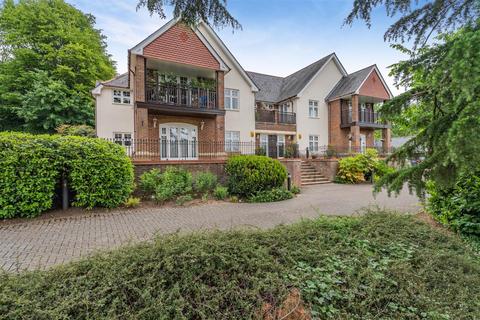 2 bedroom flat for sale, Station Approach, Chorleywood WD3