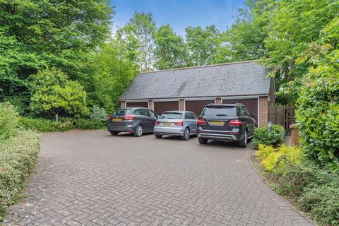 2 bedroom flat for sale, Station Approach, Chorleywood WD3