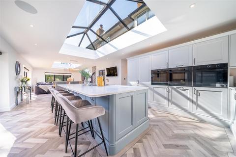 4 bedroom detached house for sale, Lawnswood Drive, Lawnswood, Stourbridge, DY7 5QW