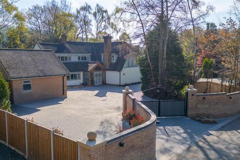 4 bedroom detached house for sale, Lawnswood Drive, Lawnswood, Stourbridge, DY7 5QW