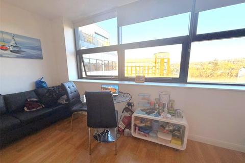 Studio to rent, Northolt Road, Harrow, HA2
