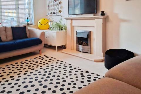 3 bedroom terraced house for sale, Dyrham Court, Swindon SN25