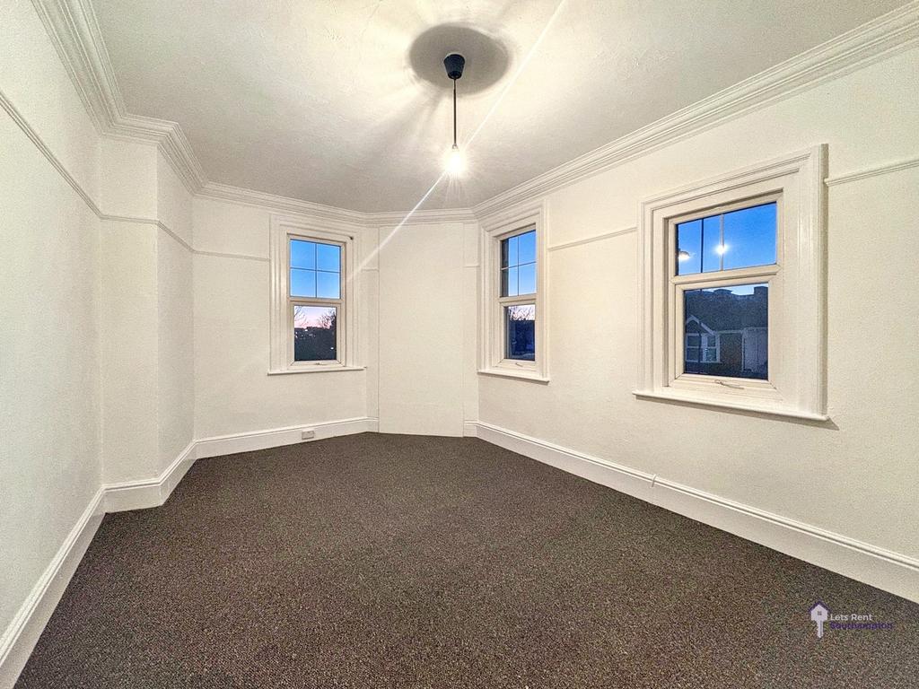 2 Bedroom Flat for Rent Bridge Road