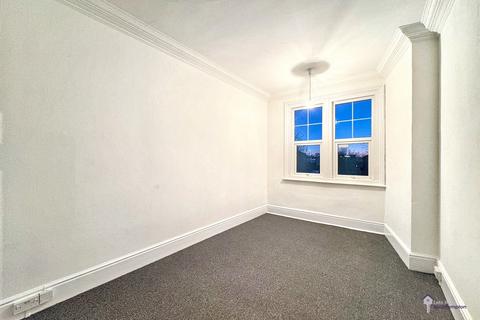 2 bedroom flat to rent, Bridge Road, SO19