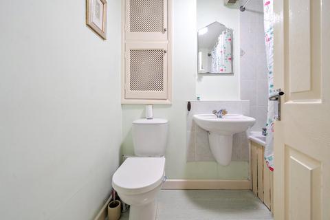 2 bedroom flat to rent, The Mall, Bedfordshire LU5