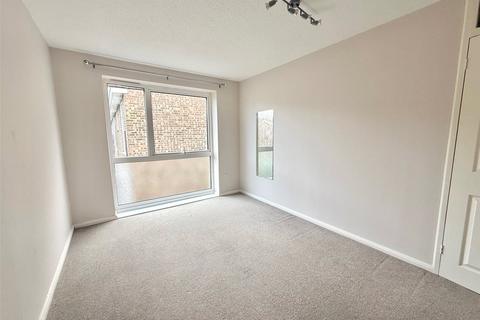 2 bedroom flat to rent, The Mall, Bedfordshire LU5