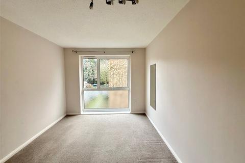 2 bedroom flat to rent, The Mall, Bedfordshire LU5