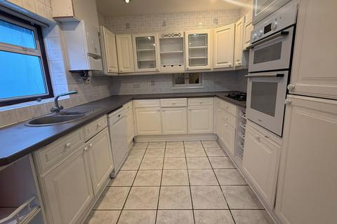 4 bedroom detached house to rent, Church Road, Northwood, HA6